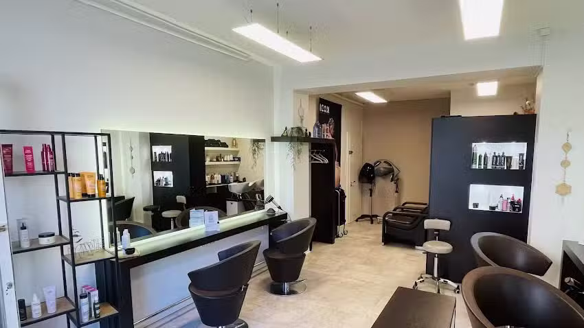 Mademoiselle M. Coiffure