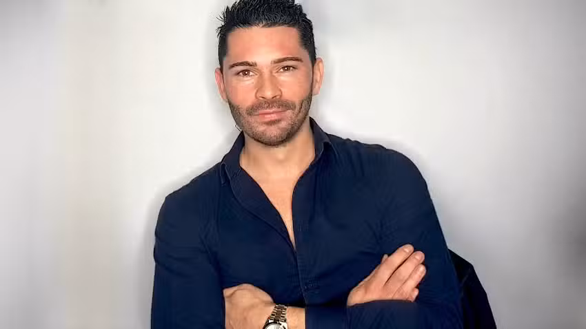 Maxim Arena &ndash; Parrucchiere Colorista