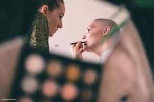 Maquillage et coiffure : Michelle Muench