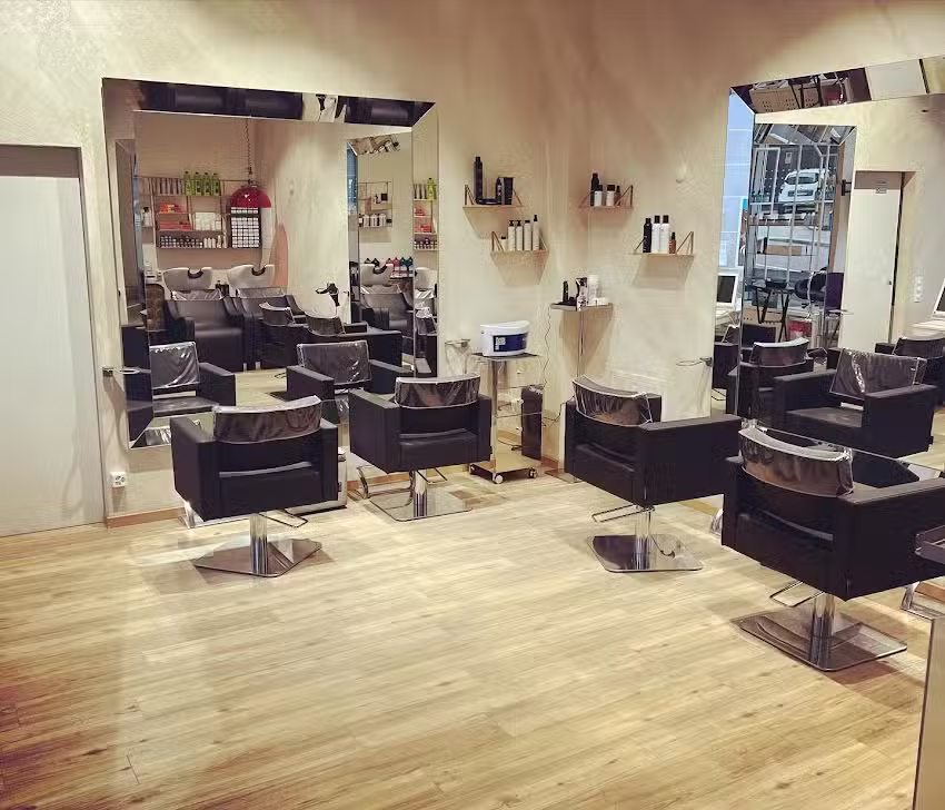 Oyn&egrave; Salon Lugano