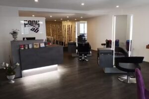 Ponyab Coiffeur & Caf&eacute;