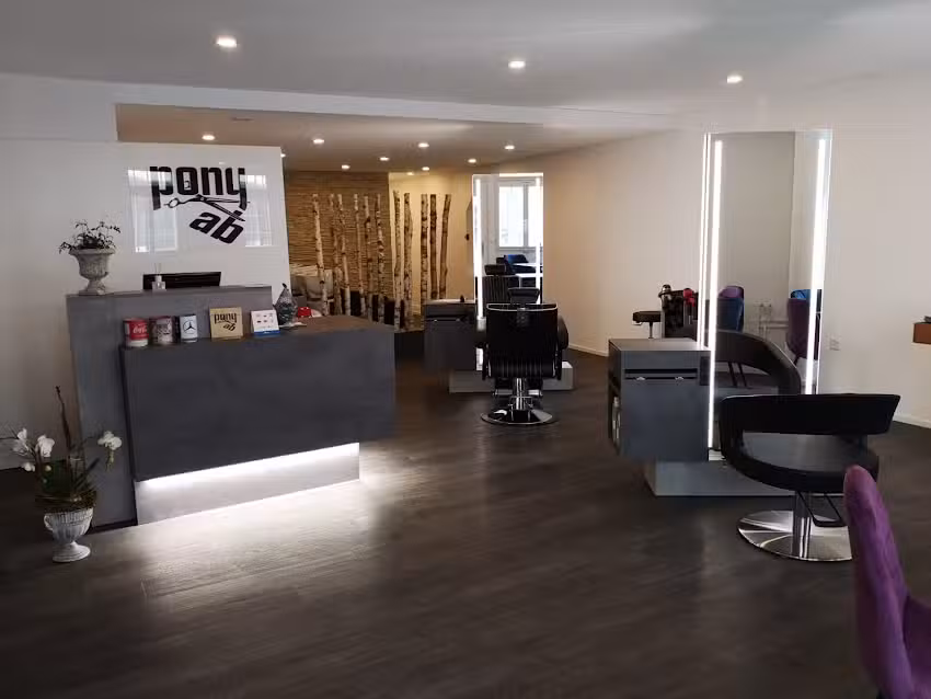 Parrucchiere e caff&egrave; Ponyab