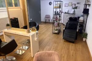 Acconciatura e unghie da regina