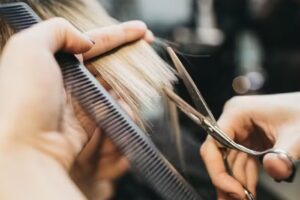 CAPELLI tutt&rsquo;intorno