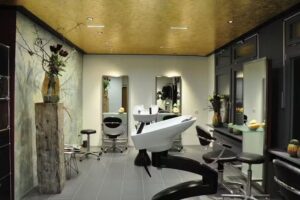Salon Hintergass