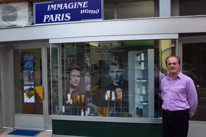 Salone Parigi Titolare Ferrara Giuseppe