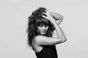 LA COUPE DE CHEVEUX DE SANDRA