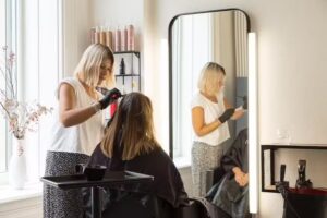 Sara Tischhauser Coiffure et maquillage