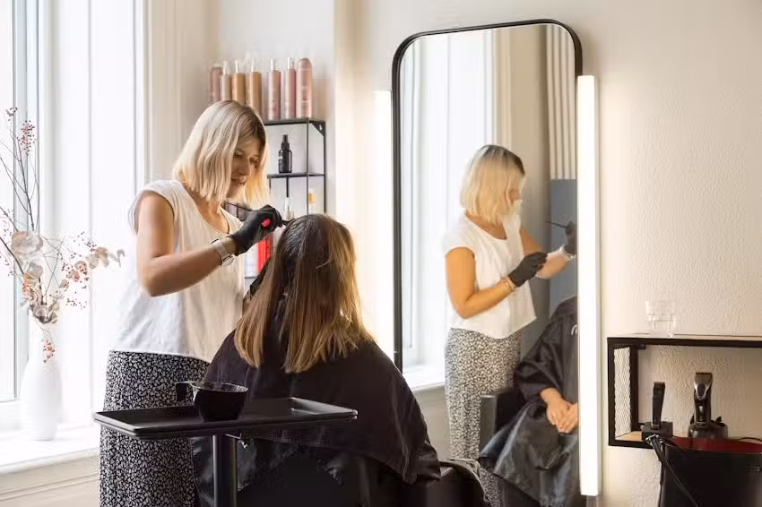 Sara Tischhauser Hair & Make Up