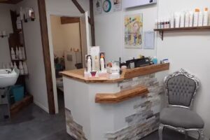 Schnipp &ndash; Schnapp H&ouml;rlii ab&hellip;Parkplatz vorhanden / Heisse Schere mit CareCut / Ballancer_Lymphmassage