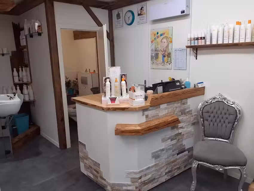 Schnipp &ndash; Schnapp H&ouml;rlii ab&hellip;Parkplatz vorhanden / Heisse Schere mit CareCut / Ballancer_Lymphmassage