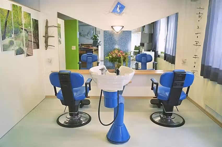 Top Hair Karin Maugweiler