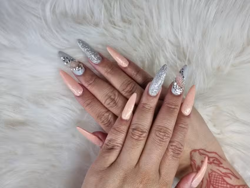 YOU Beauty AG Cosm&eacute;tiques, Ongles et Cils