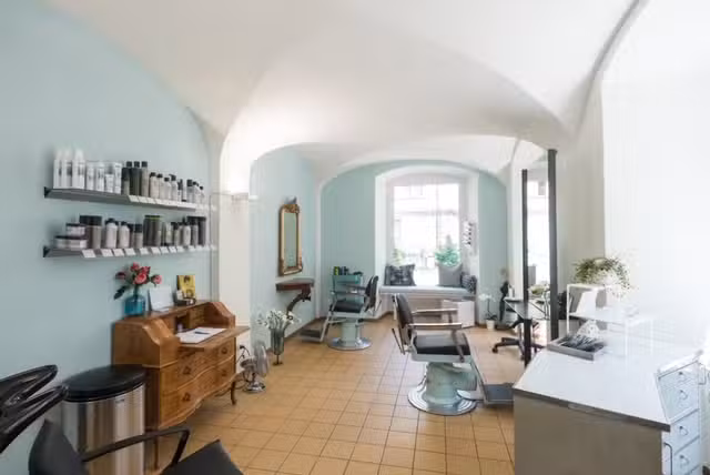 Aux ciseaux agiles, la coiffure Yvonne Uboldi